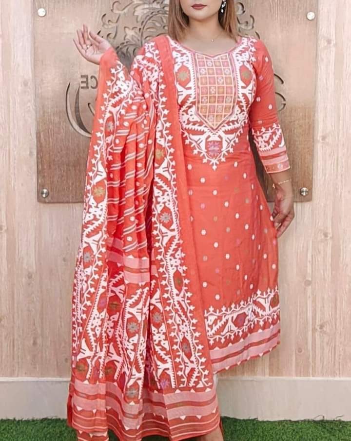 আকর্ষণীয় ডিজাইনে আনস্টিচড কটন থ্রি পিস